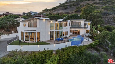 6380 Meadows Ct in Malibu, CA - Building Photo - Building Photo