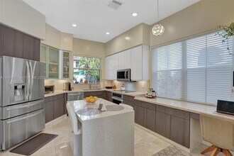 1529 Shoreline Way in Hollywood, FL - Building Photo - Building Photo