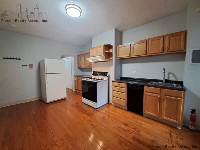 159 Endicott St, Unit #2 in Boston, MA - Building Photo - Building Photo