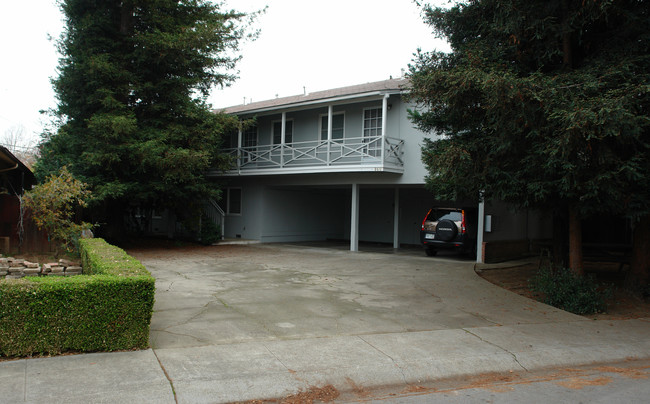 860 Park Dr in Mountain View, CA - Building Photo - Building Photo