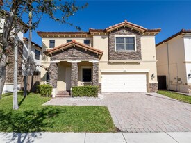 9895 NW 87th Terrace in Doral, FL - Building Photo