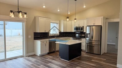 215 S Hls St in Burley, ID - Building Photo - Building Photo