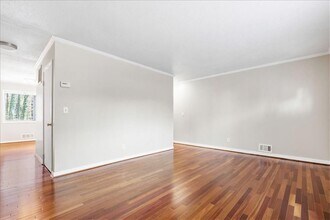 2412 Peachwood Cir NE in Atlanta, GA - Building Photo - Building Photo