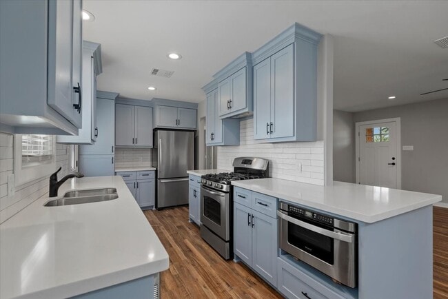 28792 Waller Gladish Rd in Waller, TX - Building Photo - Building Photo