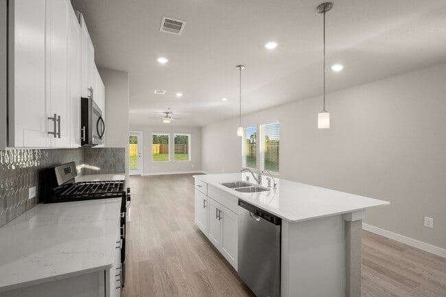 16529 Breezy Knl Ct in Conroe, TX - Foto de edificio - Building Photo