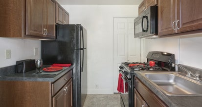 Alden Apartments in Rahway, NJ - Foto de edificio - Building Photo