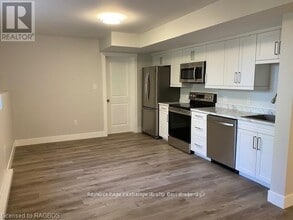 9 Elizabeth St in Kincardine, ON - Building Photo - Building Photo