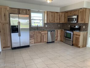 465 Sundoro Ct in Merritt Island, FL - Foto de edificio - Building Photo