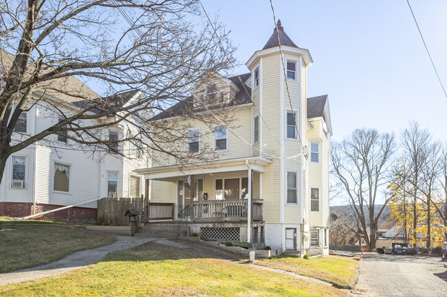 36 High St in Bristol, CT - Building Photo - Primary Photo