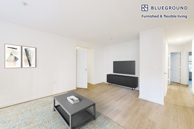 1569 Onyx Dr in Tysons, VA - Foto de edificio - Building Photo
