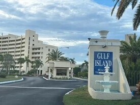 5915 Sea Ranch Dr, Unit 314 in Hudson, FL - Building Photo