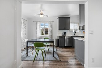 21 S Venice Blvd in Los Angeles, CA - Building Photo - Building Photo