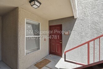 5055 W Hacienda Ave in Las Vegas, NV - Foto de edificio - Building Photo