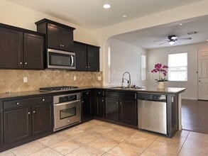 3672 Etchings Way in Clovis, CA - Building Photo - Building Photo