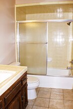 3208 La Costa St in Bakersfield, CA - Building Photo - Building Photo