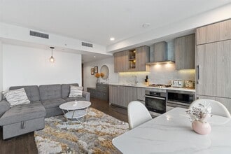 89 Nelson St. in Vancouver, BC - Building Photo - Building Photo