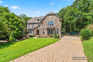 5144 Berkeley Park Ct in Charlotte, NC - Building Photo