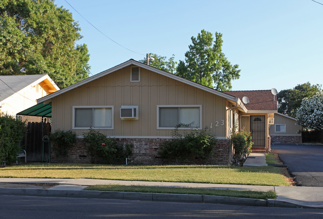 Arnegie Beverly Apartments in Tracy, CA - Building Photo - Building Photo