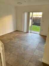 2062 NE 167th St in North Miami Beach, FL - Building Photo - Building Photo