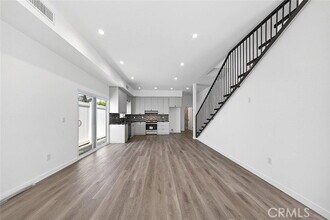 14827 Dearborn St in Los Angeles, CA - Building Photo - Building Photo