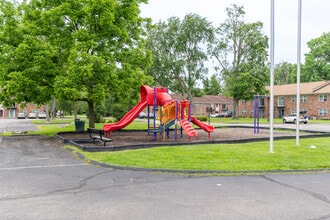 Beech Grove Apartments in Jeffersonville, IN - Building Photo - Building Photo