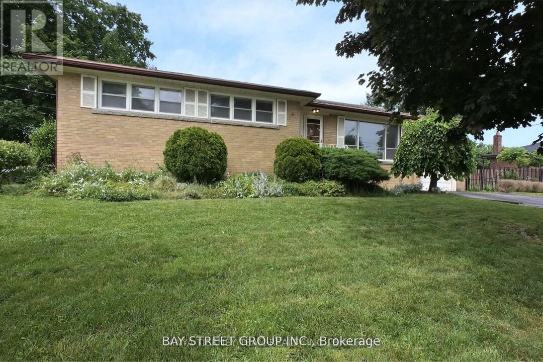 457 Windhurst Gate in Richmond Hill, ON - Building Photo