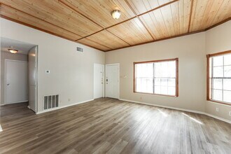 8743 Ridge Moon Dr in San Antonio, TX - Foto de edificio - Building Photo