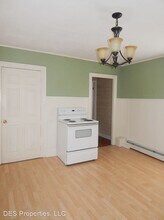 102 Union St in Brewer, ME - Foto de edificio - Building Photo