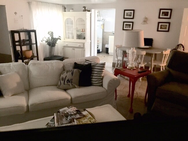 5502 Loyola Ave, Unit 5502