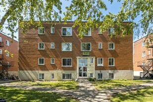 1520-1540 Décarie Rue Apartments