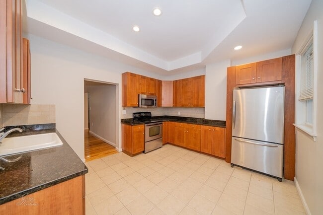 32 Channing St in Newton, MA - Building Photo - Building Photo