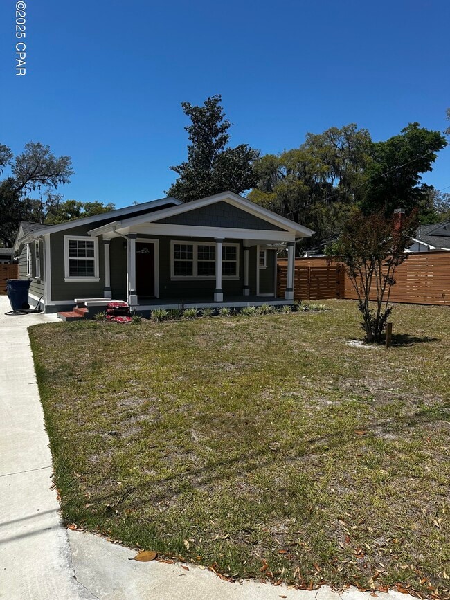 property at 1105 Hickory Ave