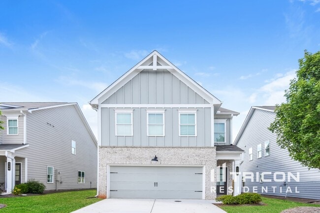 property at 112 E Rdg Wy