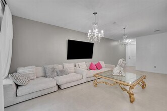 455 NW 33rd Ln in Pompano Beach, FL - Foto de edificio - Building Photo