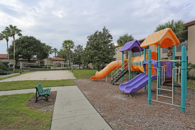 The Fairways at Lake Mary in Lake Mary, FL - Foto de edificio - Building Photo