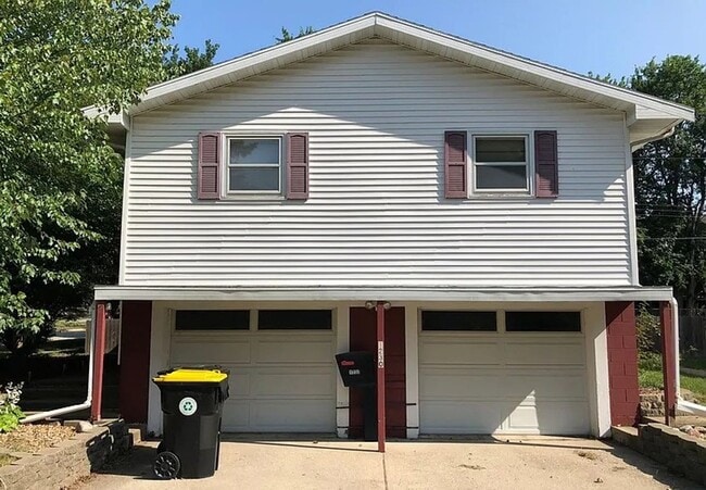 property at 1230 Searle Dr
