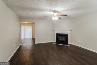 451 Springbottom Ct SE in Lawrenceville, GA - Foto de edificio - Building Photo