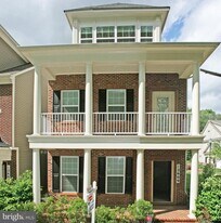 12609 Horseshoe Bend Cir in Clarksburg, MD - Building Photo
