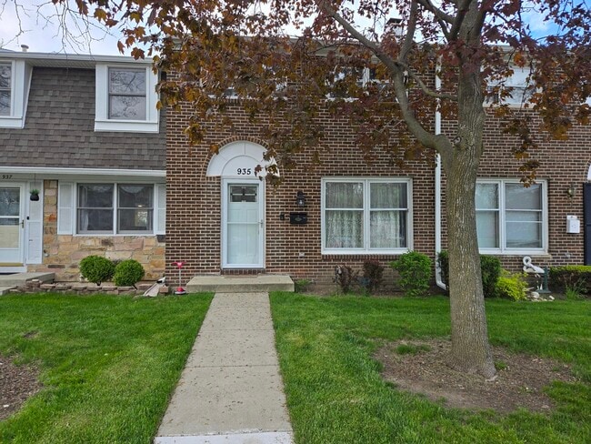 935 Banbury Ct in Schaumburg, IL - Building Photo - Building Photo