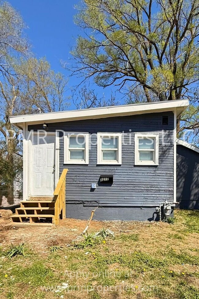 property at 3212 N 39th St