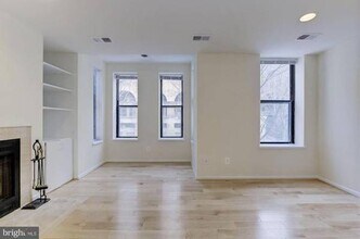 1124 25th St NW, Unit 202 in Washington, DC - Foto de edificio - Building Photo