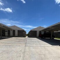 8 E Garfield Ave in Alton, TX - Building Photo