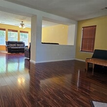 11727 Madison Oak St in Houston, TX - Building Photo - Building Photo