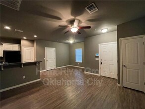 1029 SW 92nd St in Oklahoma City, OK - Building Photo - Building Photo