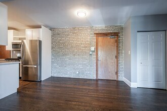 142 Clyde Ave in Evanston, IL - Building Photo - Building Photo