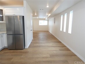 6634 Hazeltine Ave in Los Angeles, CA - Building Photo - Building Photo