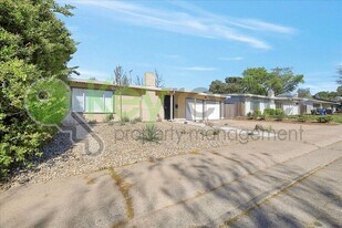 8133 Molokai Way in Fair Oaks, CA - Building Photo