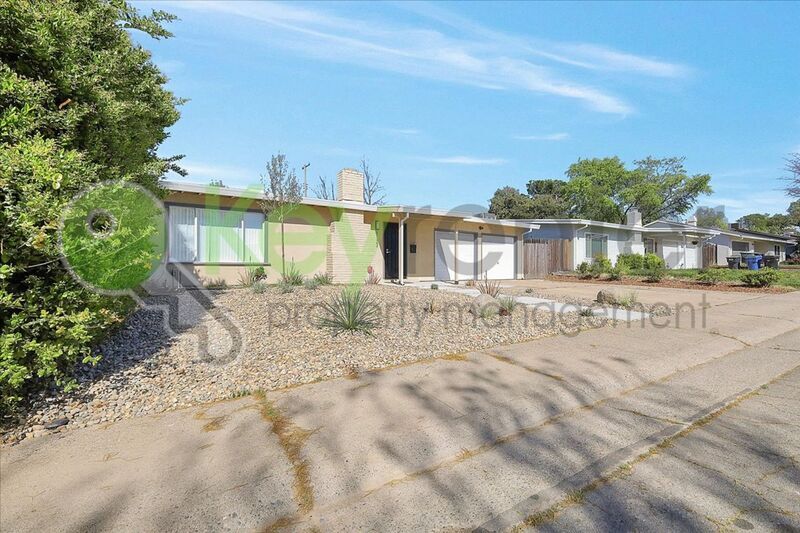 8133 Molokai Way in Fair Oaks, CA - Building Photo