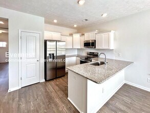 328 Raines Ct in Lebanon, TN - Building Photo - Building Photo