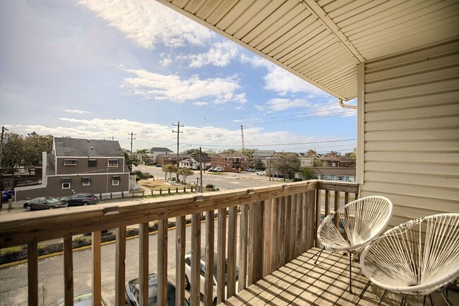 914 W Ocean View Ave in Norfolk, VA - Building Photo - Building Photo